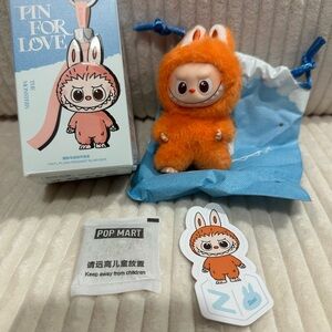 “Z”Pin For Love Labubu Series “M-Z” orange PopMart.New. Box opened to verify.